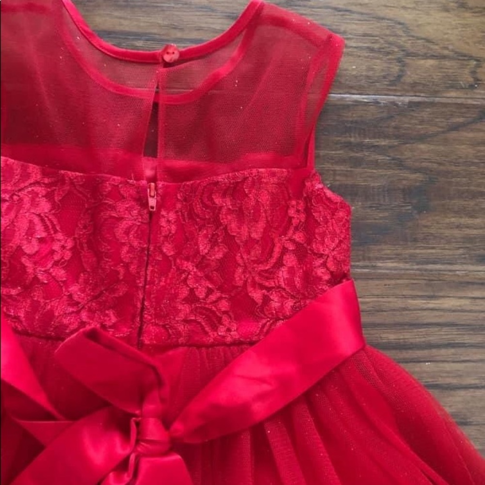 RED DRESS - Picture 2 of 3